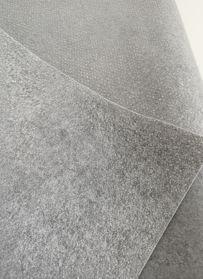 Professionelles Produktbild des Filzmaterials mit aufgesprühter EVA-Beschichtung